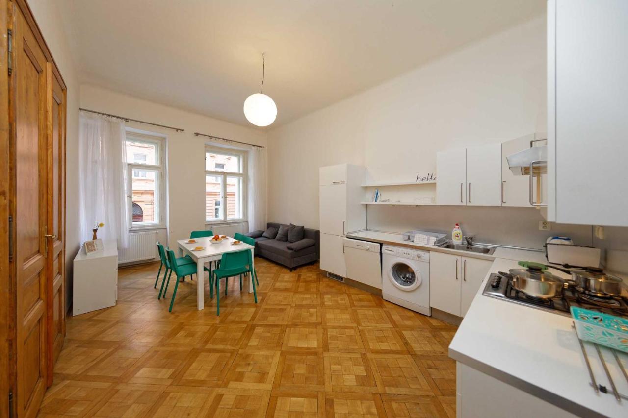 Apartment Manesova 4 Prag Exteriör bild