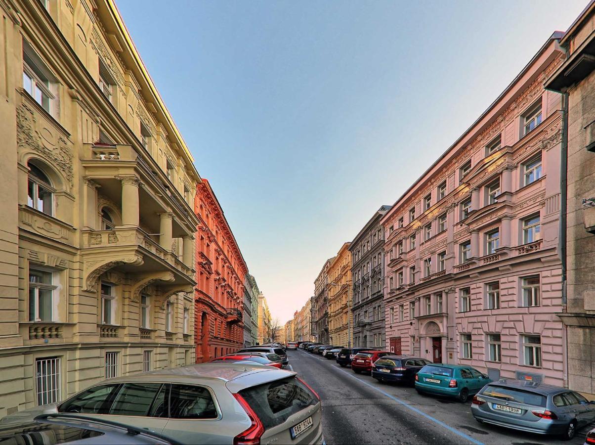 Apartment Manesova 4 Prag Exteriör bild
